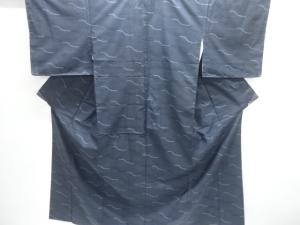 未使用品　抽象波模様織出し本場泥大島紬着物（5マルキ）
